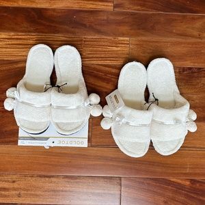 GOLD TOE WOMEN'S SLIDE SLIPPERS WITH POM-POMS:NWT IVORY SMALL or MEDIUM